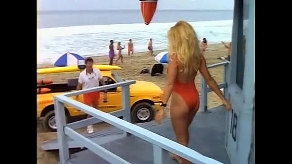 Oglejte si Pamela Anderson Baywatch Pokies 2 novo cev