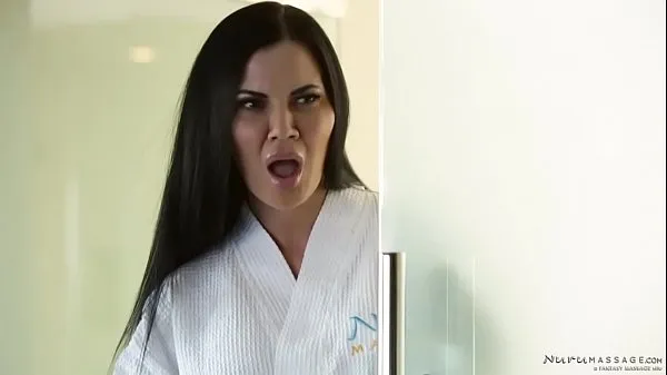 Assista a Jasmine Jae transa com o melhor amigo do marido novos vídeos