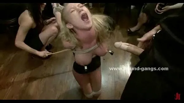 Titta på Waitress gets fucked by men nya Tube