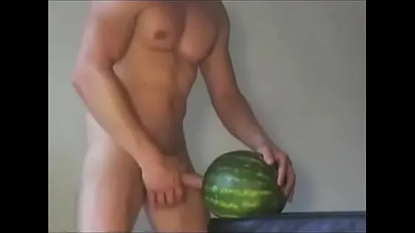 看 eating watermelon 条新通道 