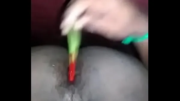 Assista a Indian boy fucking his ass with stick and b novos vídeos