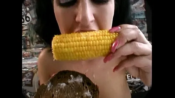 Oglejte si cum on food - corn cob cum novo cev