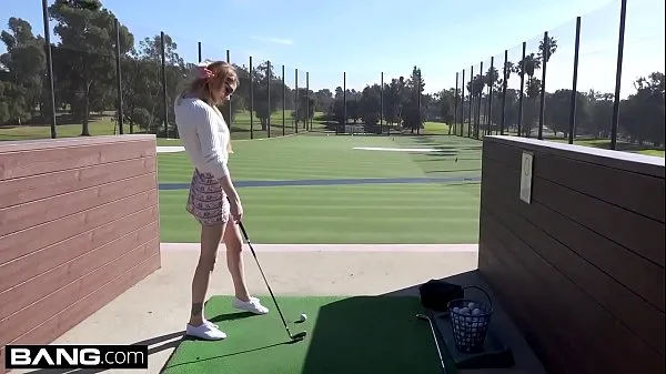 Nézze meg az Nadya Nabakova puts her pussy on display at the golf course új csatornát