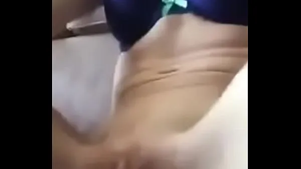 Xem Young girl masturbating with vibrator ống mới
