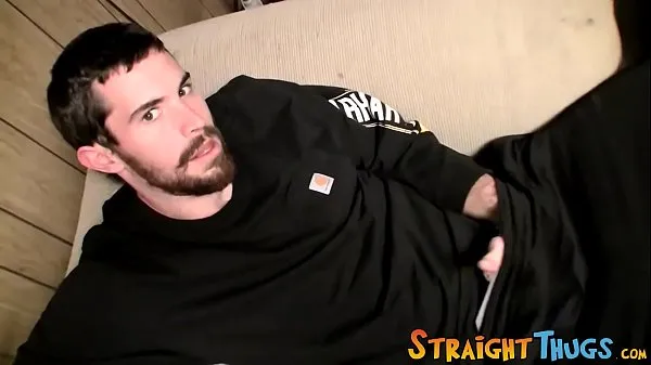 Se Bearded stud Hunter wanks off and cum blasts on himself nye tube