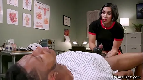 Tonton Busty brunette Asian doctor fingering her black patients ass and massages his prostate Tube baharu