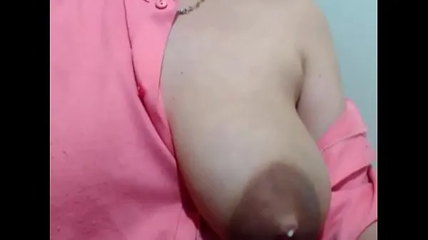 Xem Lactating Lady - One Breast Uncovered ống mới