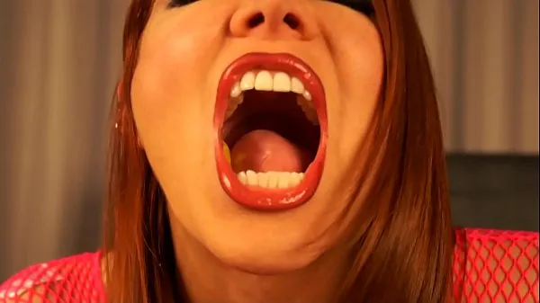 Παρακολουθήστε το Giant Redhead Woman Vore νέο Tube