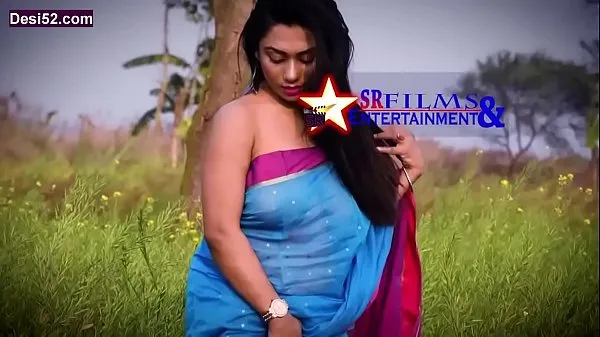 Pozrite si Very Charming Desi Girl Areola reveled through Transparent Saree nový kanál