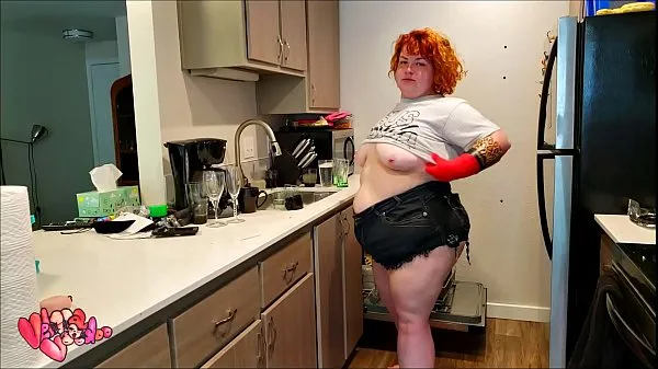 ginger BBW washing dishes and bouncing that big booty नई ट्यूब देखें