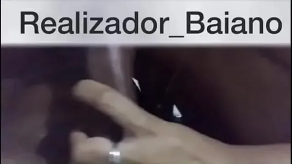 Realizador baiano humilhando marido cuckold enquanto a esposa se delicia chupando a rola do negro dotado yeni Tube'u izleyin