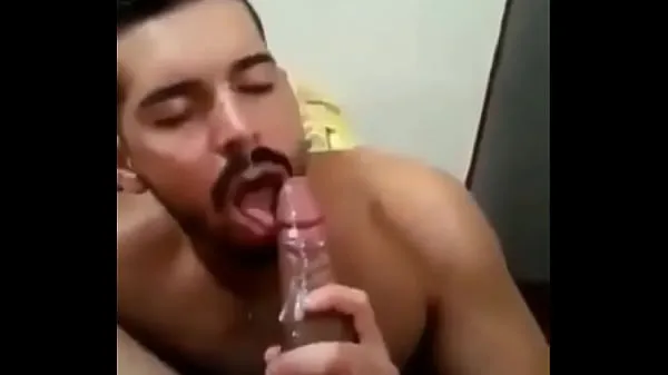 Mira El semen en la boca más hermoso que he visto en mi vida tubo nuevo