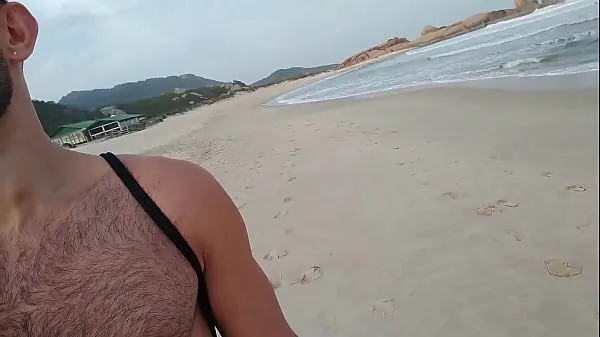 Tonton Strolling along Mole beach in Florianopolis Tube baharu