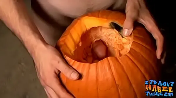 Mira Deviant straight guys are fucking a pumpkin and masturbating tubo nuevo