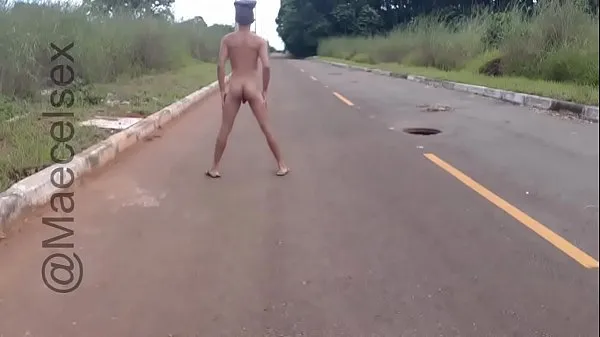 Andando pelado na rua yeni Tube'u izleyin