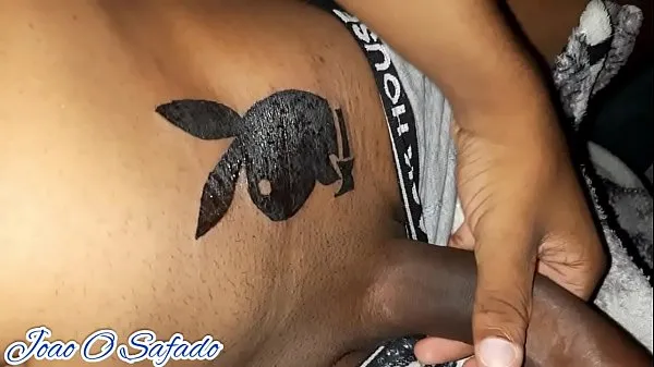 Xem Novinho Gozando Gostoso Pra Tatuagem Nova Da Playboy ống mới