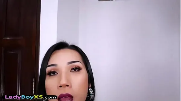 Assista a Travesti asiática com um rosto lindo dando um boquete POV antes de ser fodida novos vídeos