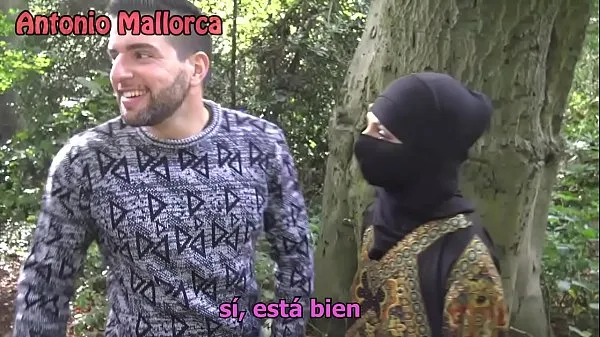 Mira Enorme Corrida En El Burka De Una Mujer Arabe En Publico tubo nuevo