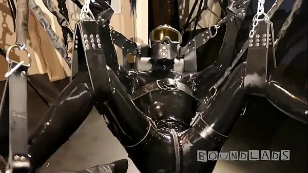 Oglejte si Boundlads - a Gear Sub in Rubber novo cev