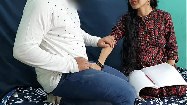 Regardez Priya a convaincu son professeur de faire l'amour avec un hindi clairnouveau tube