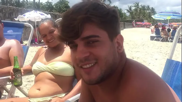 Bekijk entrevista na praia do guaruja com flakael paty bumbum e el toro de oro como fomos parar no porno oq faziam antes oq eles acham dessa profissao elels gostam nao gostam venham conferir e vera nieuwe Tube