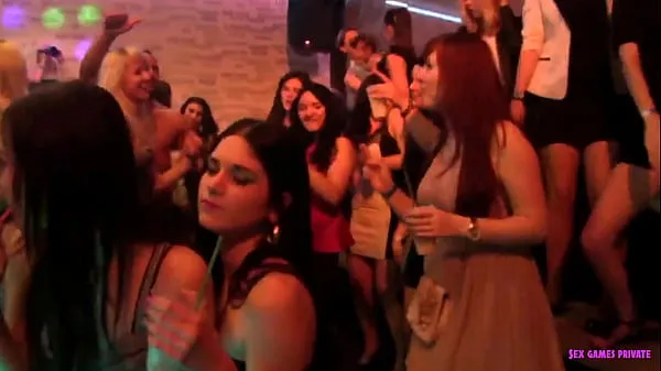 Mira Chicas ansiosas en una fiesta de sexo disco vol.4 tubo nuevo