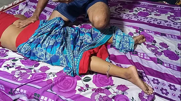 दोस्त की माँ ने पीठ मालिश के बहाने से चूत चुदाई - साफ हिंदी आवाज में XXX Sex yeni Tube'u izleyin