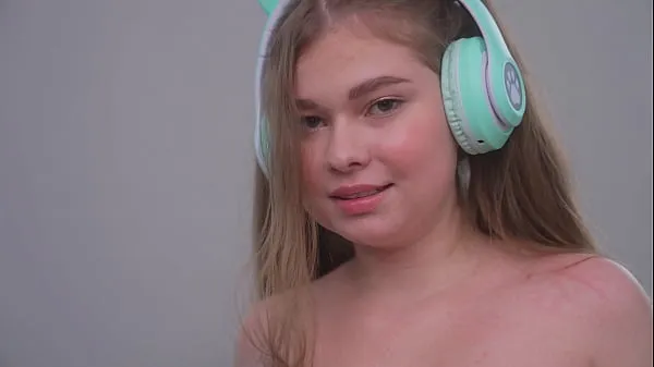 Regardez Jeune bébé Meow Miu 18 ans ! Le casting anal de Nicknouveau tube