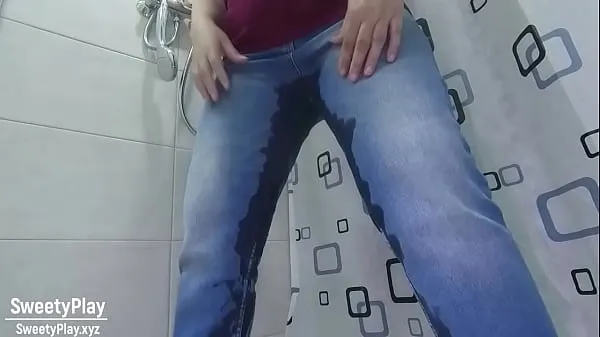 Titta på Peeing desperation wetting jeans nya Tube