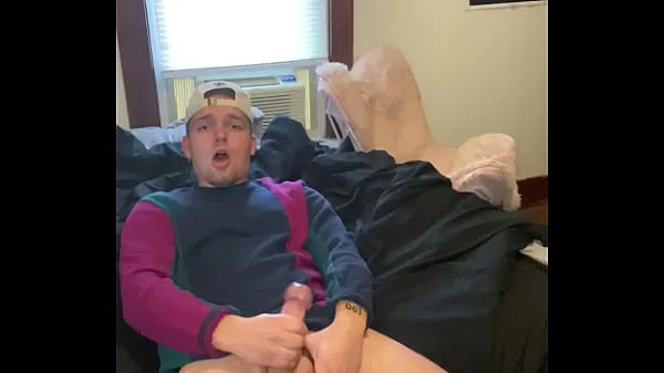 Oglejte si Frat Guy Strokes College Cock For GF Gets LEAKED! - Instagram novo cev