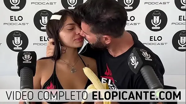 Katso Argentinian young lady tries the banana with cream uusi kanava