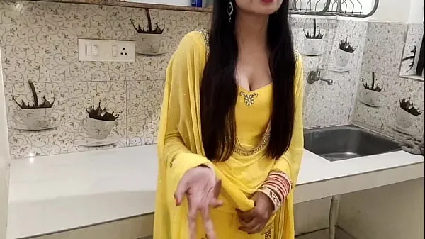 Assista a Indian Saara fodeu muito na cozinha em Hindi Audio Roleplay muito hardcore novos vídeos