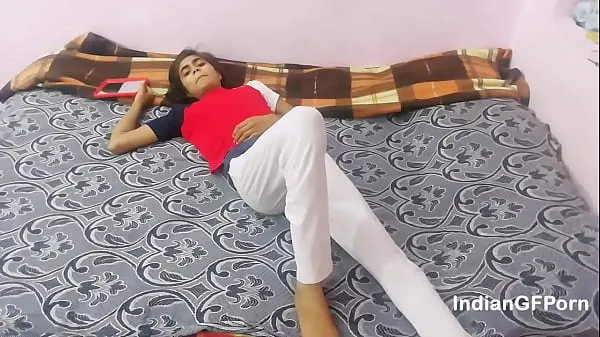 Mira Joven india flaca es empujada hasta el límite tubo nuevo