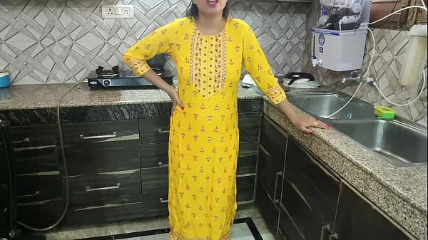 Titta på Desi bhabhi was washing dishes in kitchen then her brother in law came and said bhabhi aapka chut chahiye kya dogi hindi audio nya Tube