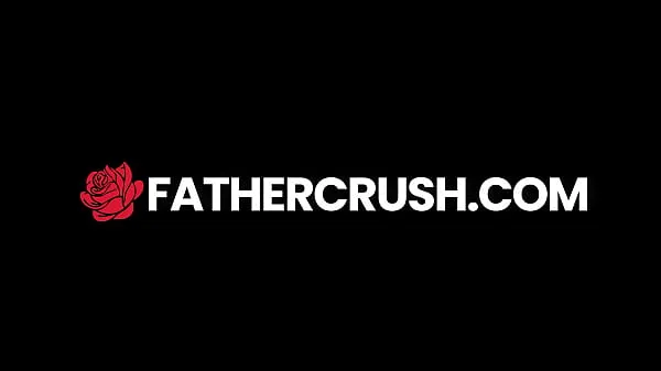 Sehen Sie sich Junge Latina steigert die Moral ihres Stiefvaters nach der Entlassung – FatherCrushneue Tube an