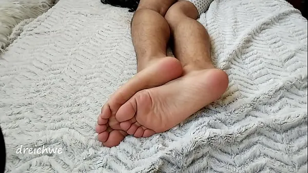 Hot feet for your big cock daddy yeni Tube'u izleyin