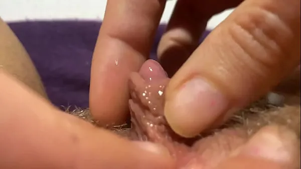 Παρακολουθήστε το huge clit jerking orgasm extreme closeup νέο Tube
