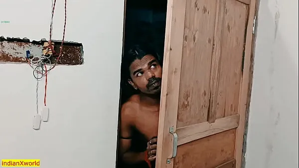 Guarda Indian Village Bhabhi scopato dal ladro a mezzanotte! Vero sessoil nuovo canale