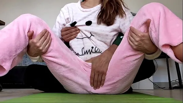 شاهد asian amateur real homemade teasing pussy and small tits fetish in pajamas أنبوبًا جديدًا