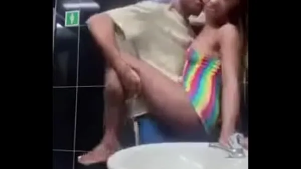 شاهد Sex in laddies toilets أنبوبًا جديدًا