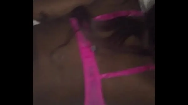 看 Back in a pink bra and a phat ass 条新通道 